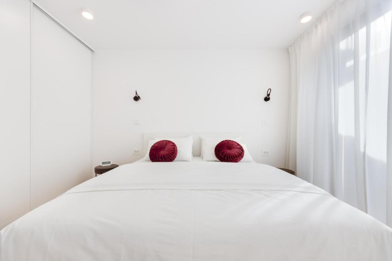 Central Apartment With Private Garage 卢布尔雅那 外观 照片